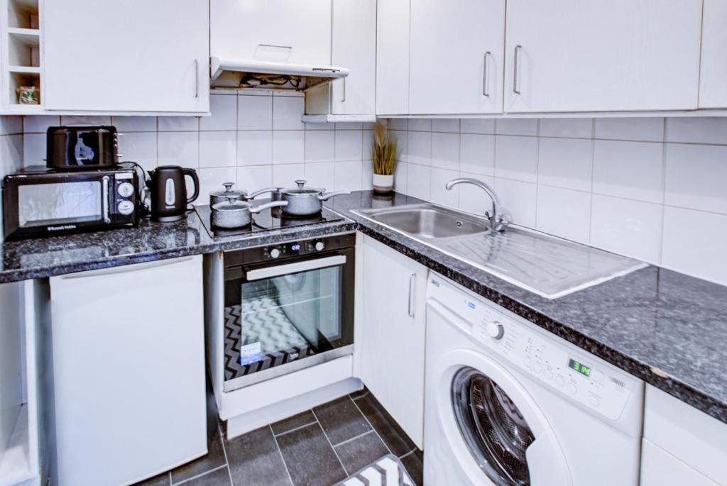 Hyde Park Apartment 2 Bedroom Londyn Zewnętrze zdjęcie